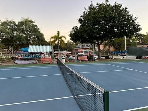 RIVER REACH CONDOMINIUM V - Residential