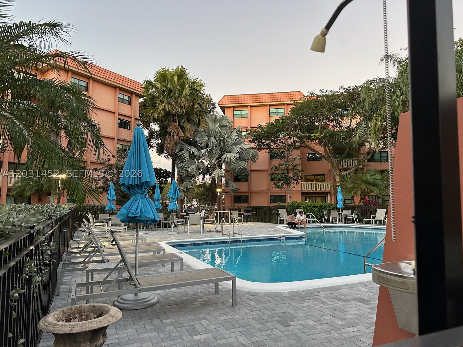 RIVER REACH CONDOMINIUM V - Residential