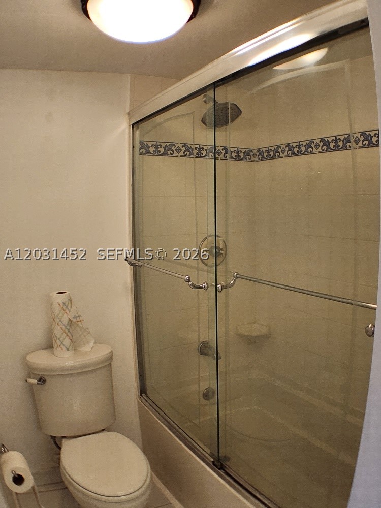 RIVER REACH CONDOMINIUM V - Residential