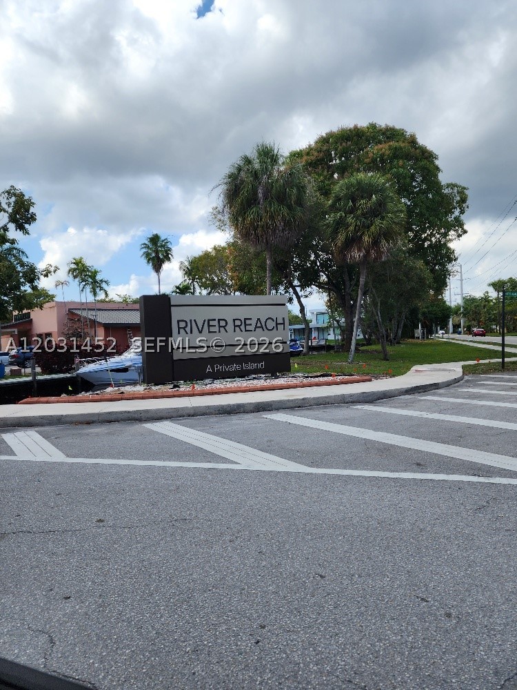 RIVER REACH CONDOMINIUM V - Residential