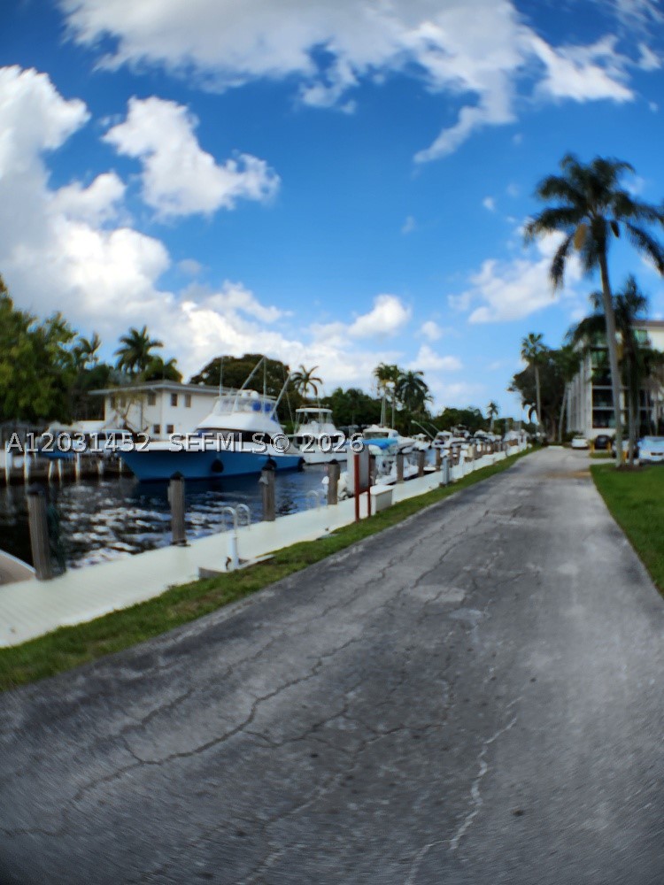 RIVER REACH CONDOMINIUM V - Residential