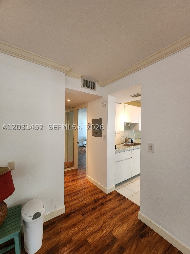 RIVER REACH CONDOMINIUM V - Residential