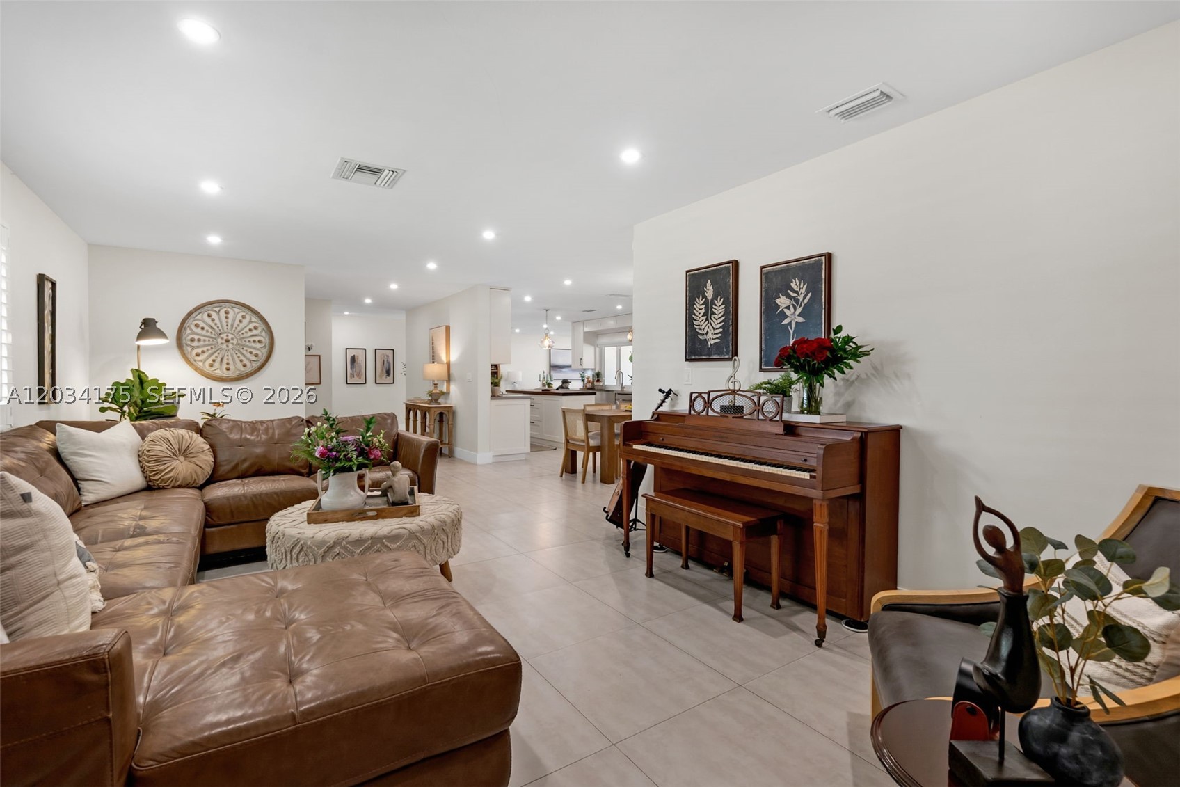 MIAMI LAKES-LAKE GLENN EL - Residential