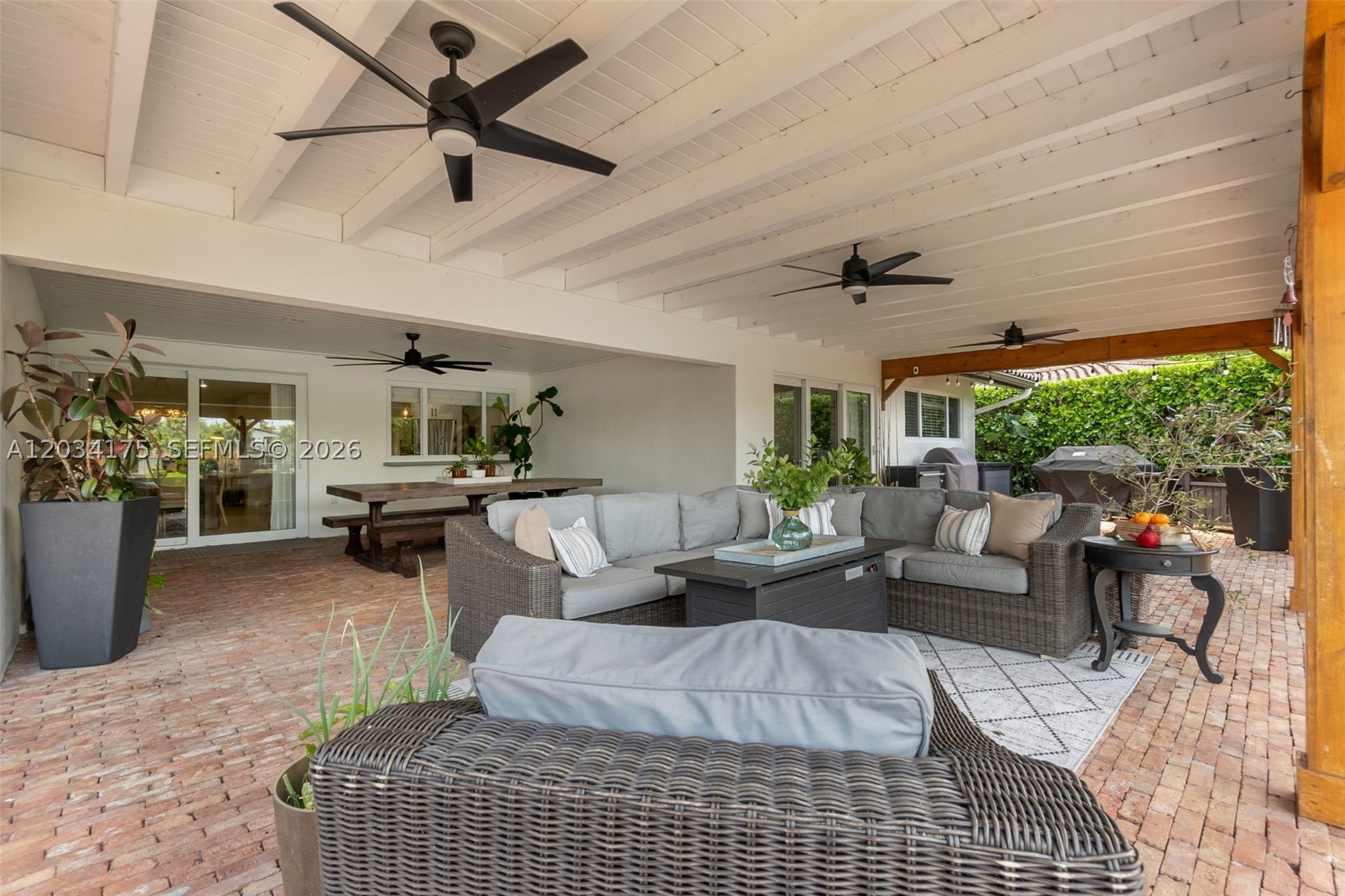 MIAMI LAKES-LAKE GLENN EL - Residential