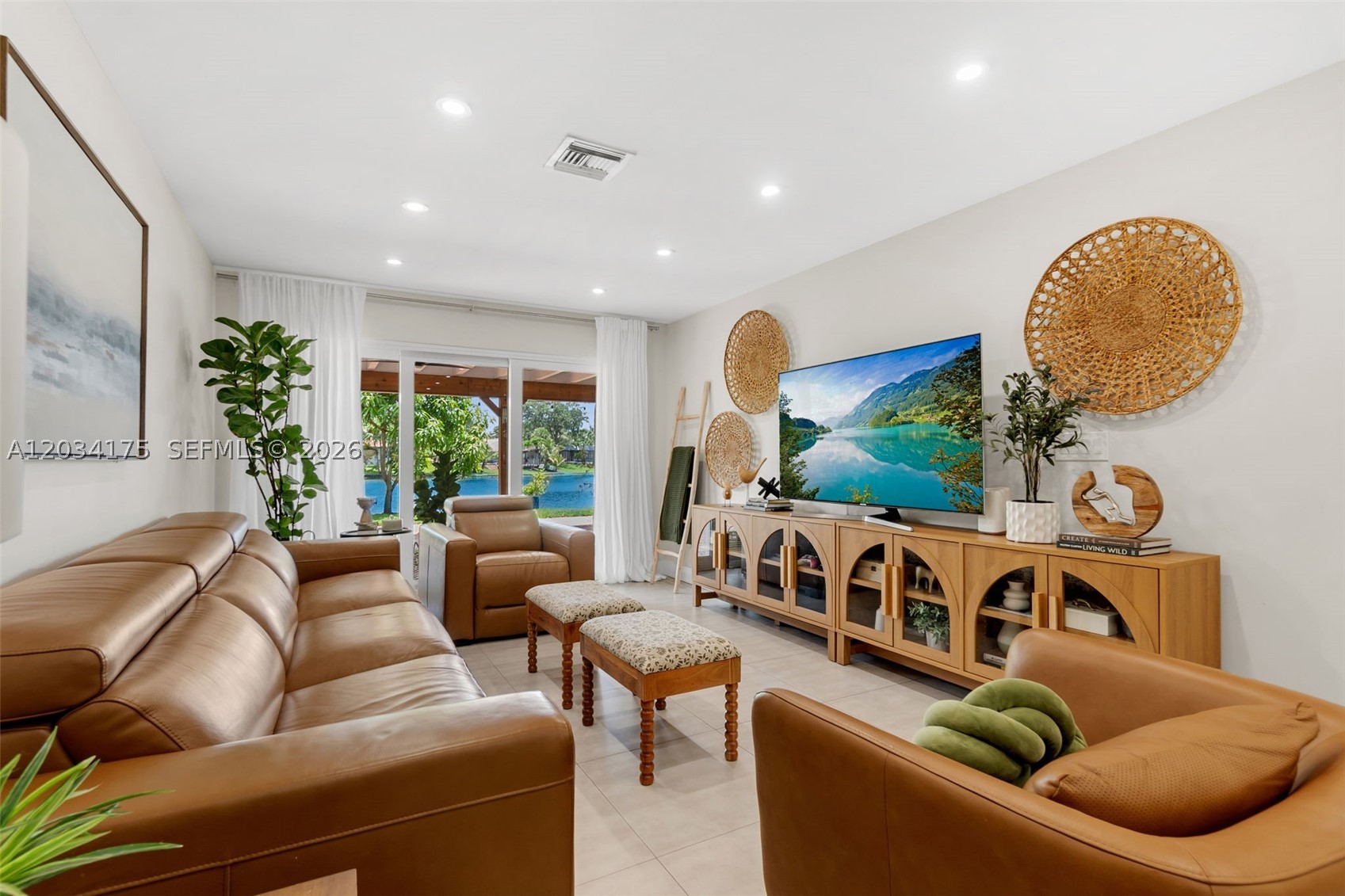 MIAMI LAKES-LAKE GLENN EL - Residential