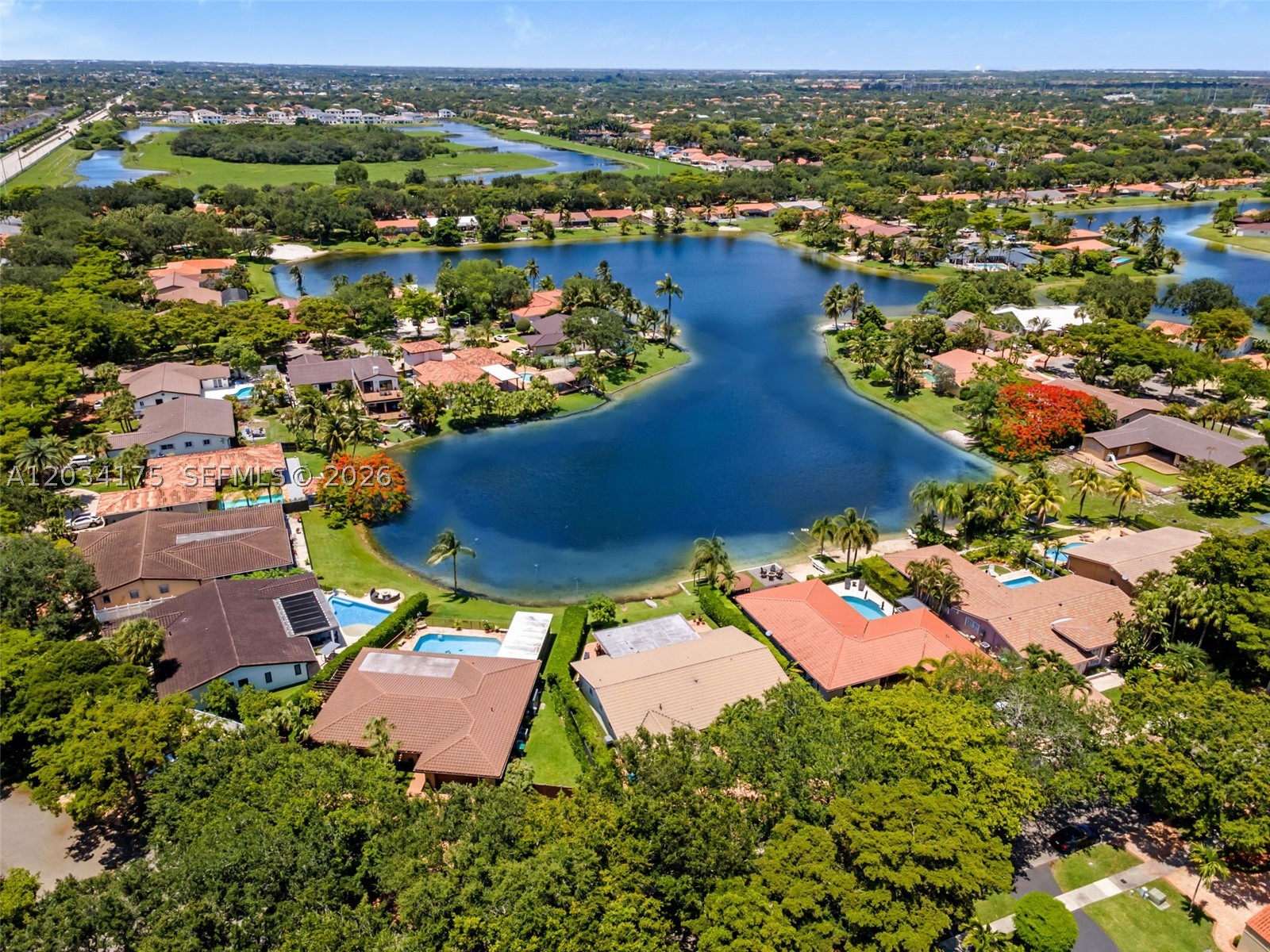 MIAMI LAKES-LAKE GLENN EL - Residential