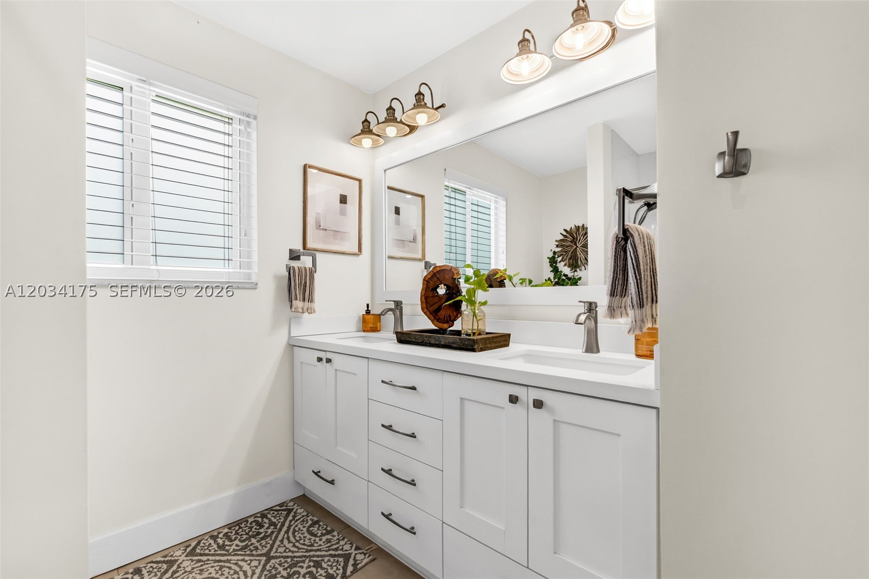 MIAMI LAKES-LAKE GLENN EL - Residential