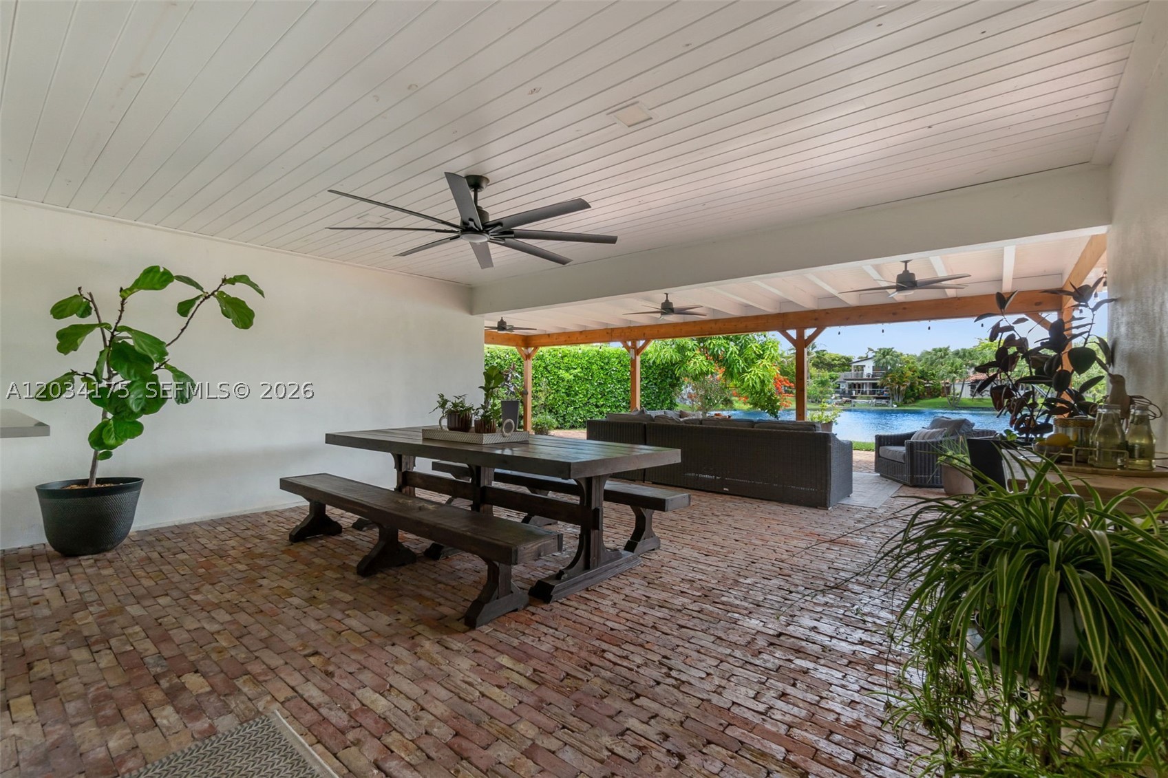 MIAMI LAKES-LAKE GLENN EL - Residential