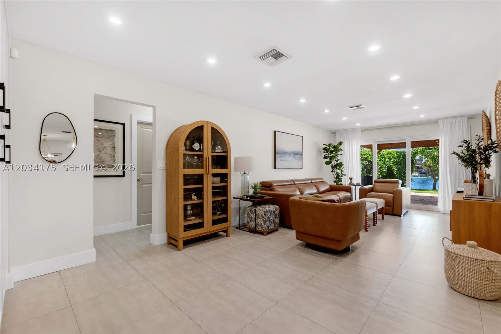 MIAMI LAKES-LAKE GLENN EL - Residential
