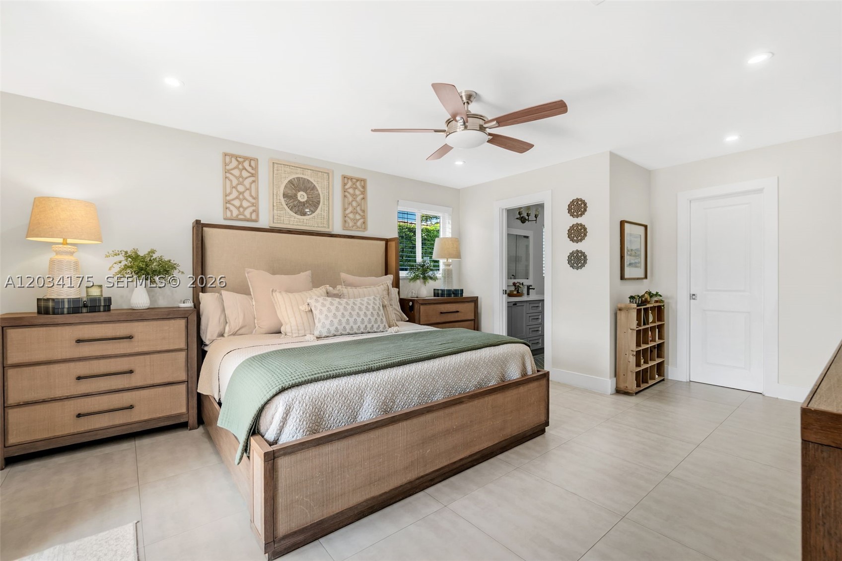 MIAMI LAKES-LAKE GLENN EL - Residential