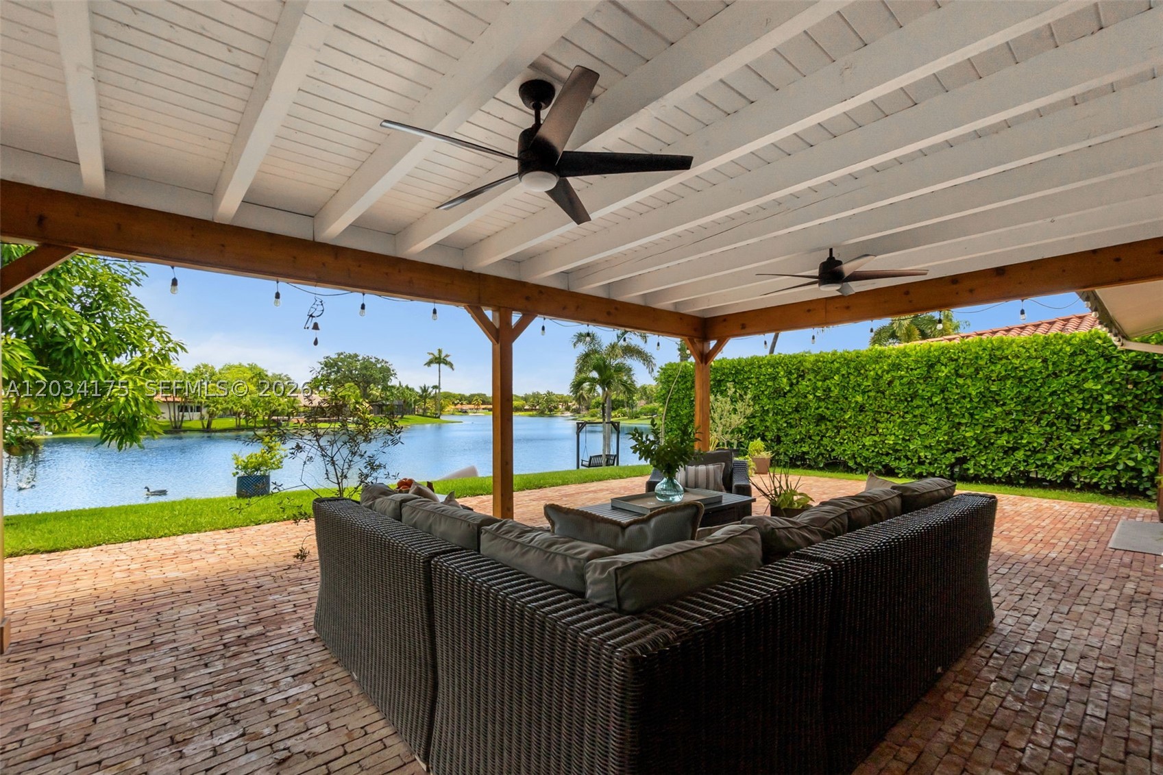 MIAMI LAKES-LAKE GLENN EL - Residential