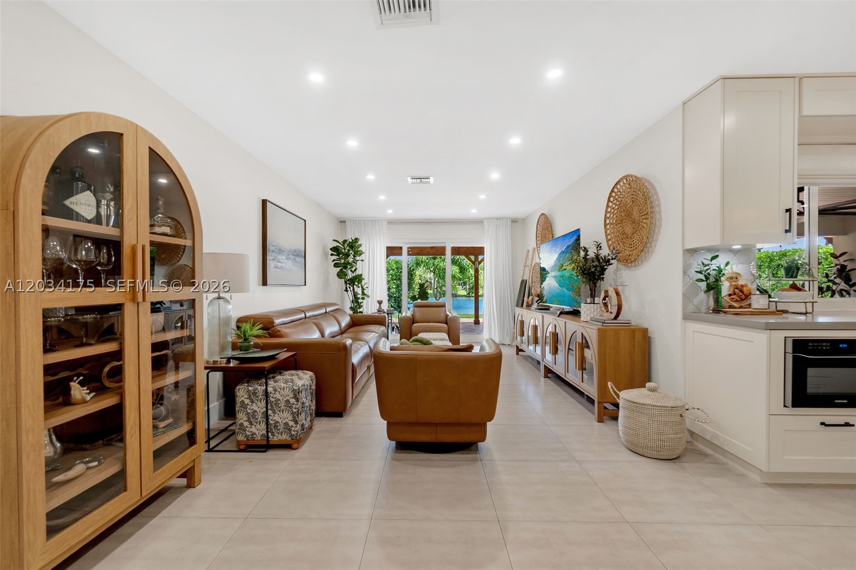 MIAMI LAKES-LAKE GLENN EL - Residential