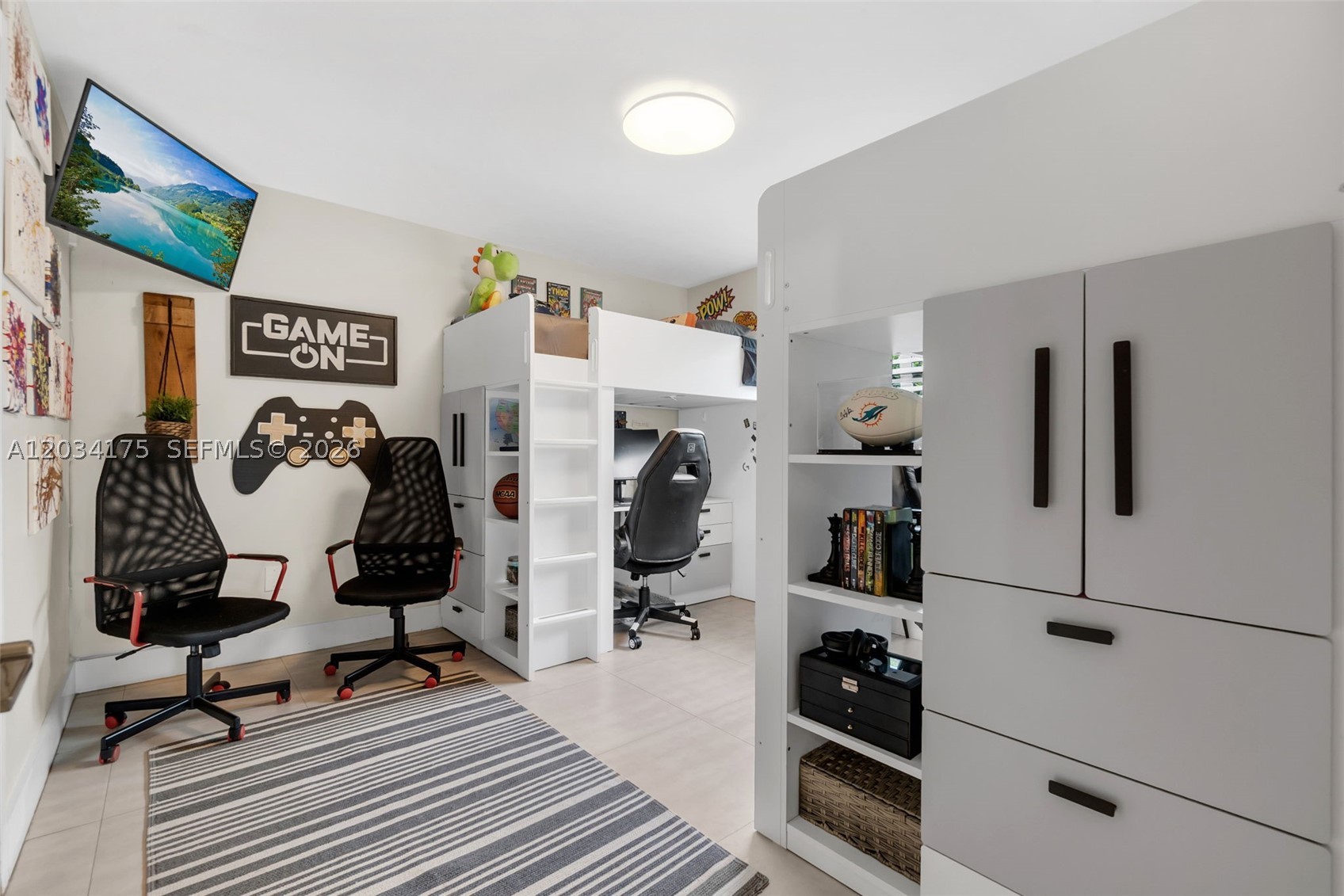 MIAMI LAKES-LAKE GLENN EL - Residential