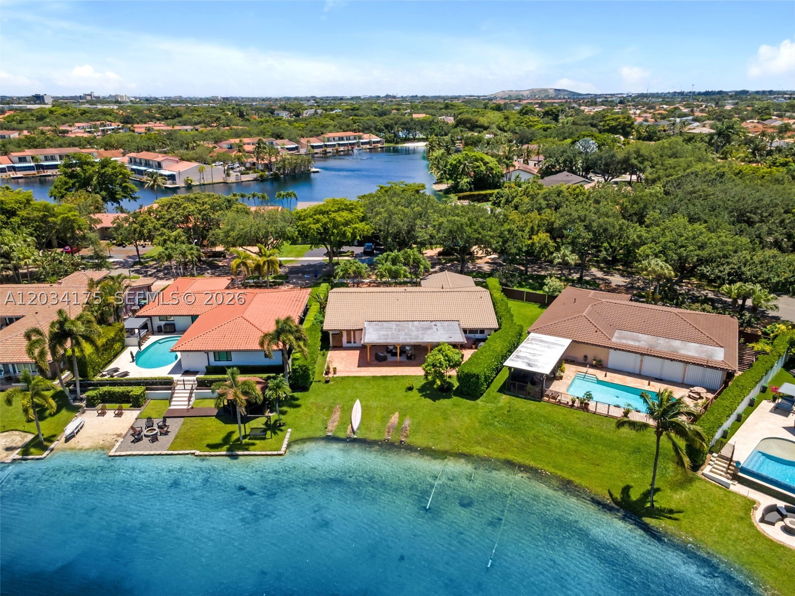 MIAMI LAKES-LAKE GLENN EL - Residential