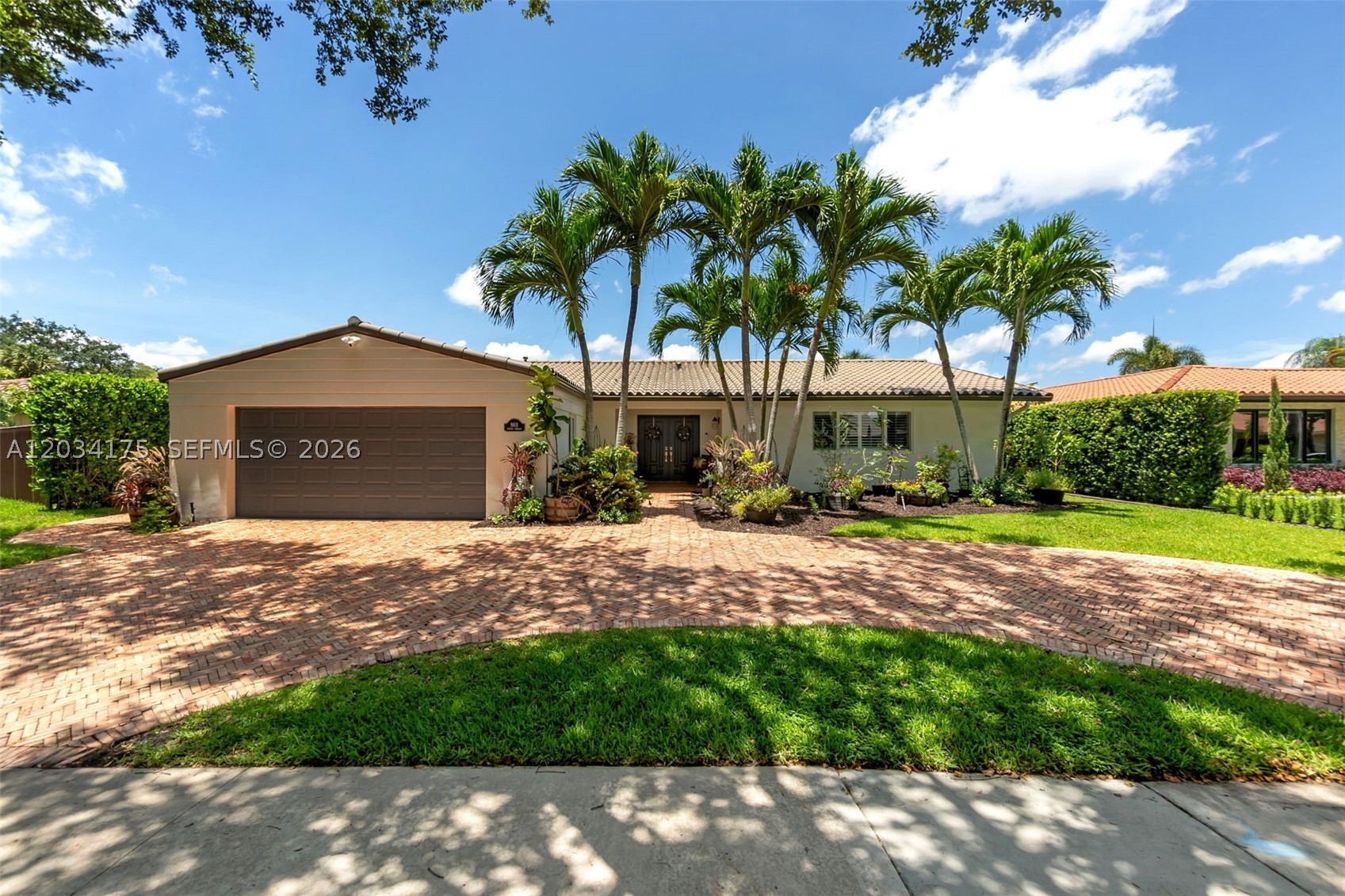 MIAMI LAKES-LAKE GLENN EL - Residential