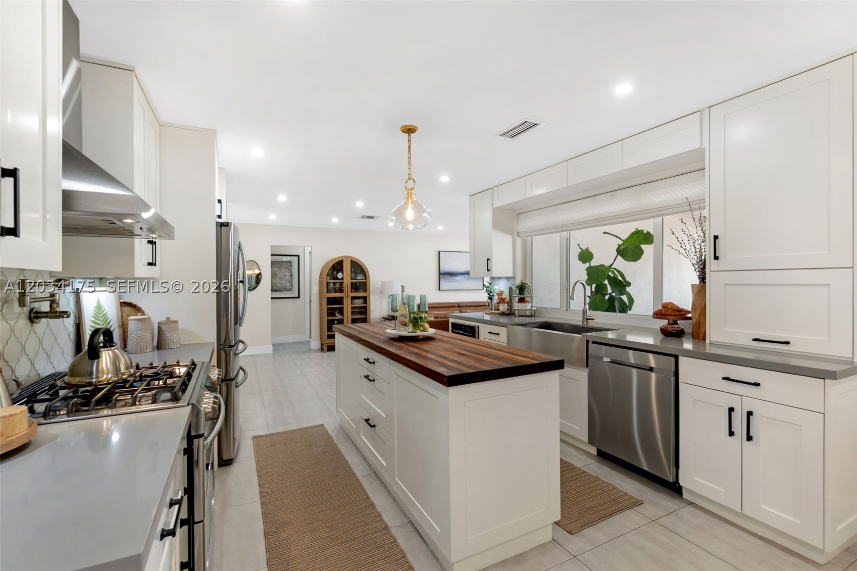 MIAMI LAKES-LAKE GLENN EL - Residential