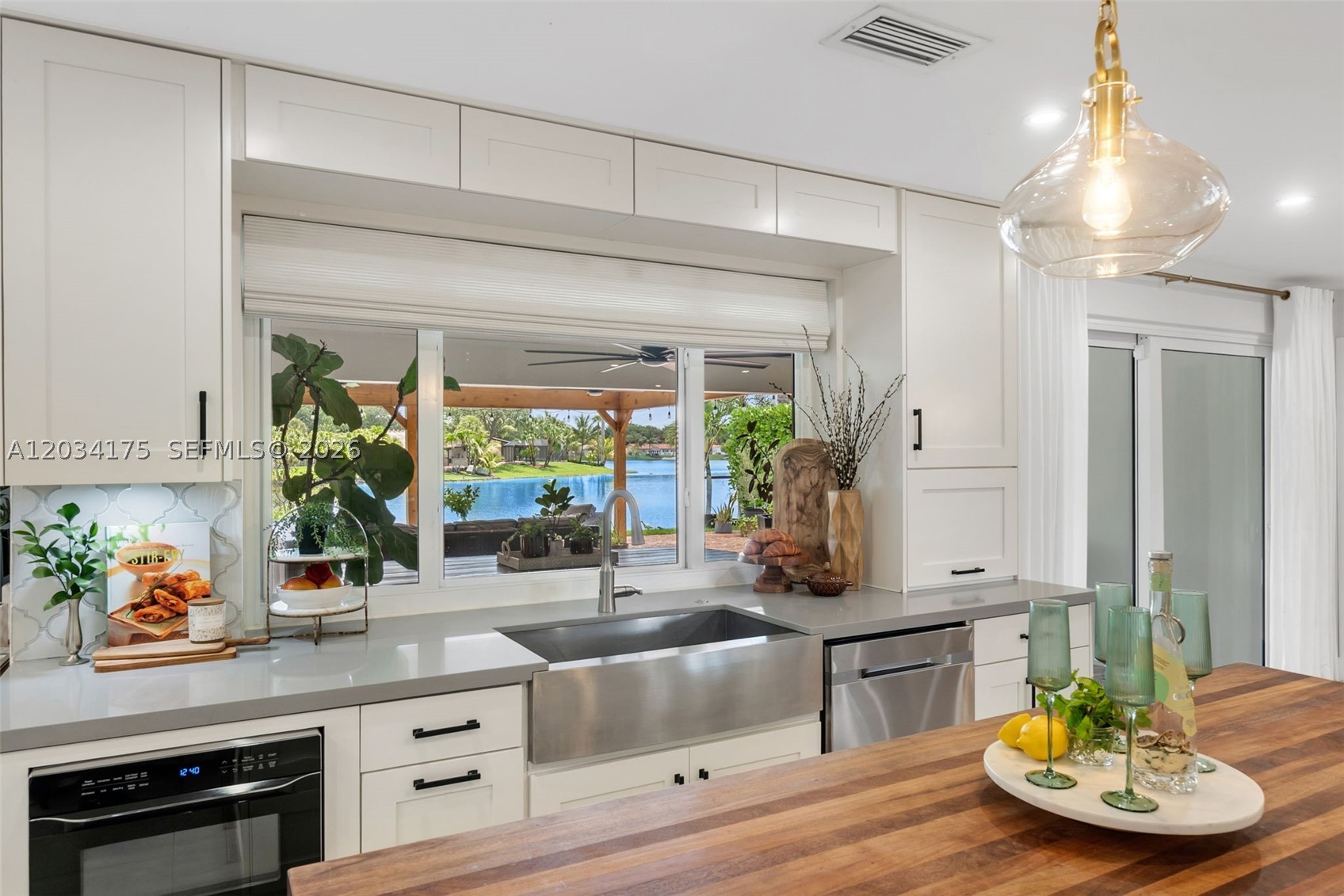 MIAMI LAKES-LAKE GLENN EL - Residential