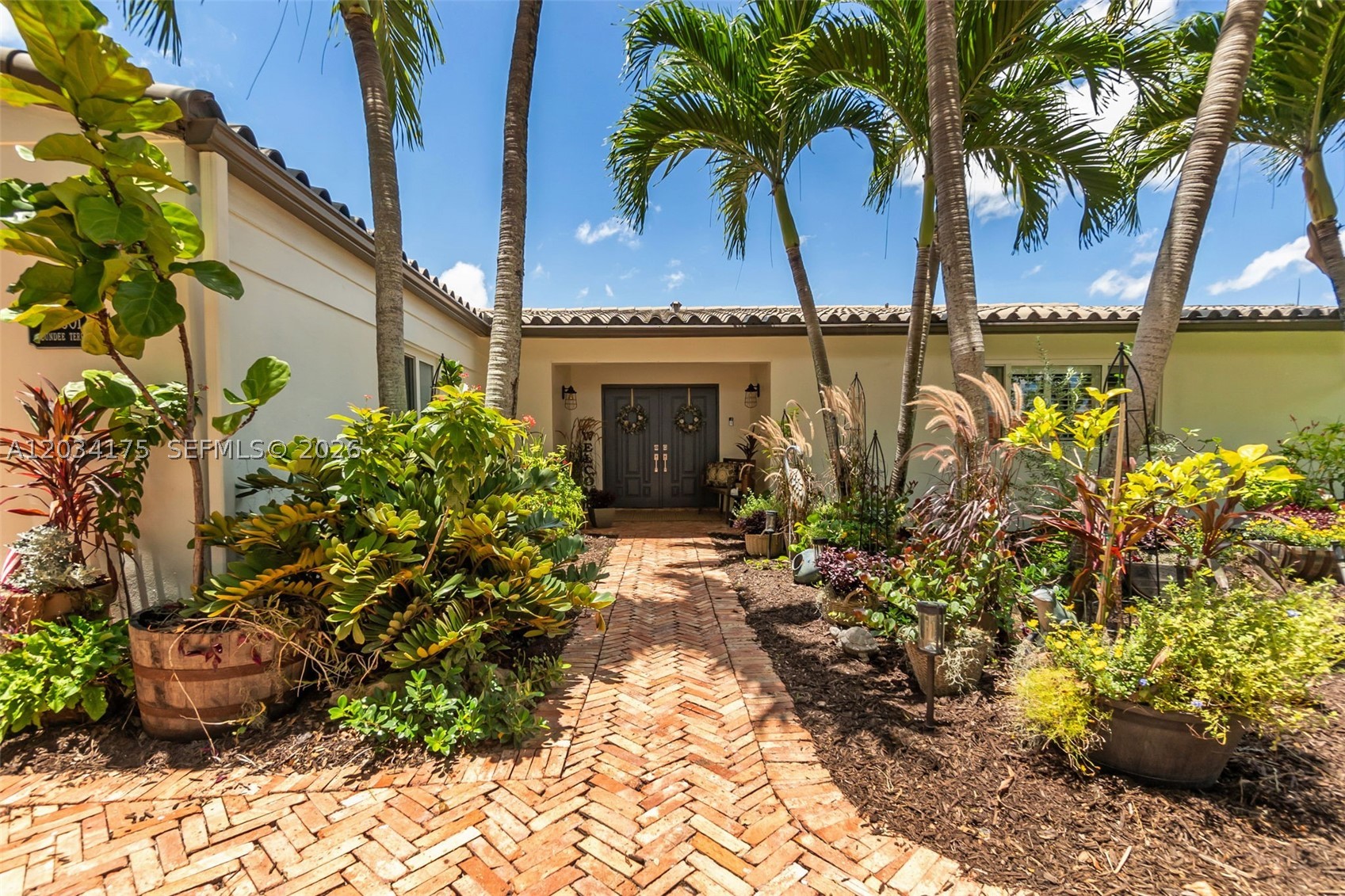 MIAMI LAKES-LAKE GLENN EL - Residential