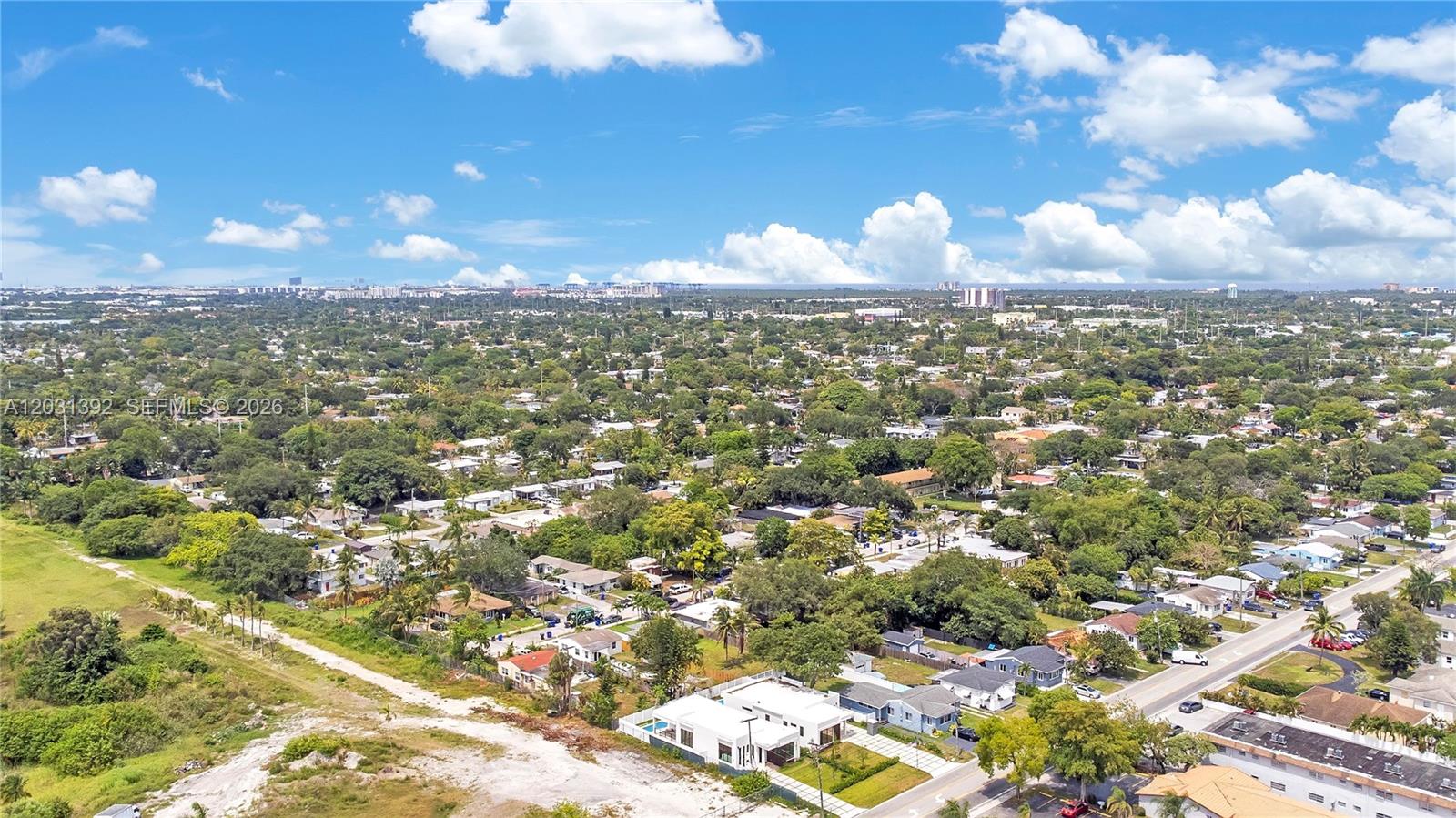 HOLLYWOOD TERRACE - Residential