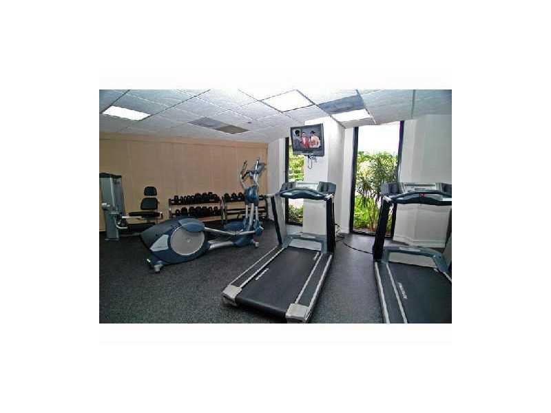 PARC CENTRAL AVENTURA SOU - Residential Lease