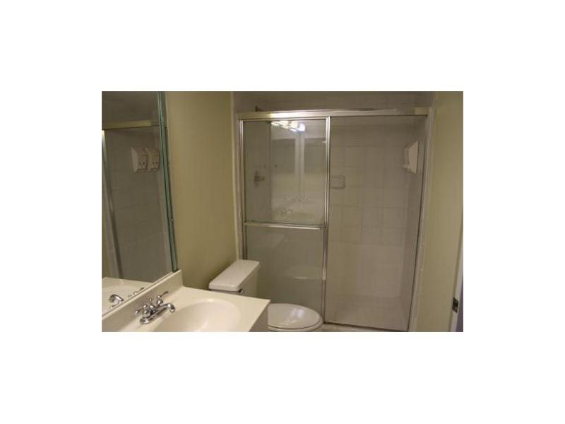 PARC CENTRAL AVENTURA SOU - Residential Lease