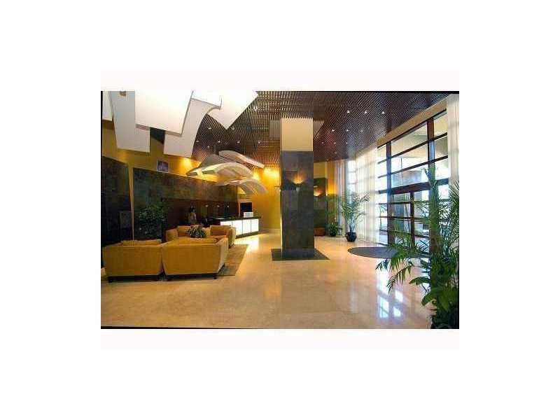 PARC CENTRAL AVENTURA SOU - Residential Lease