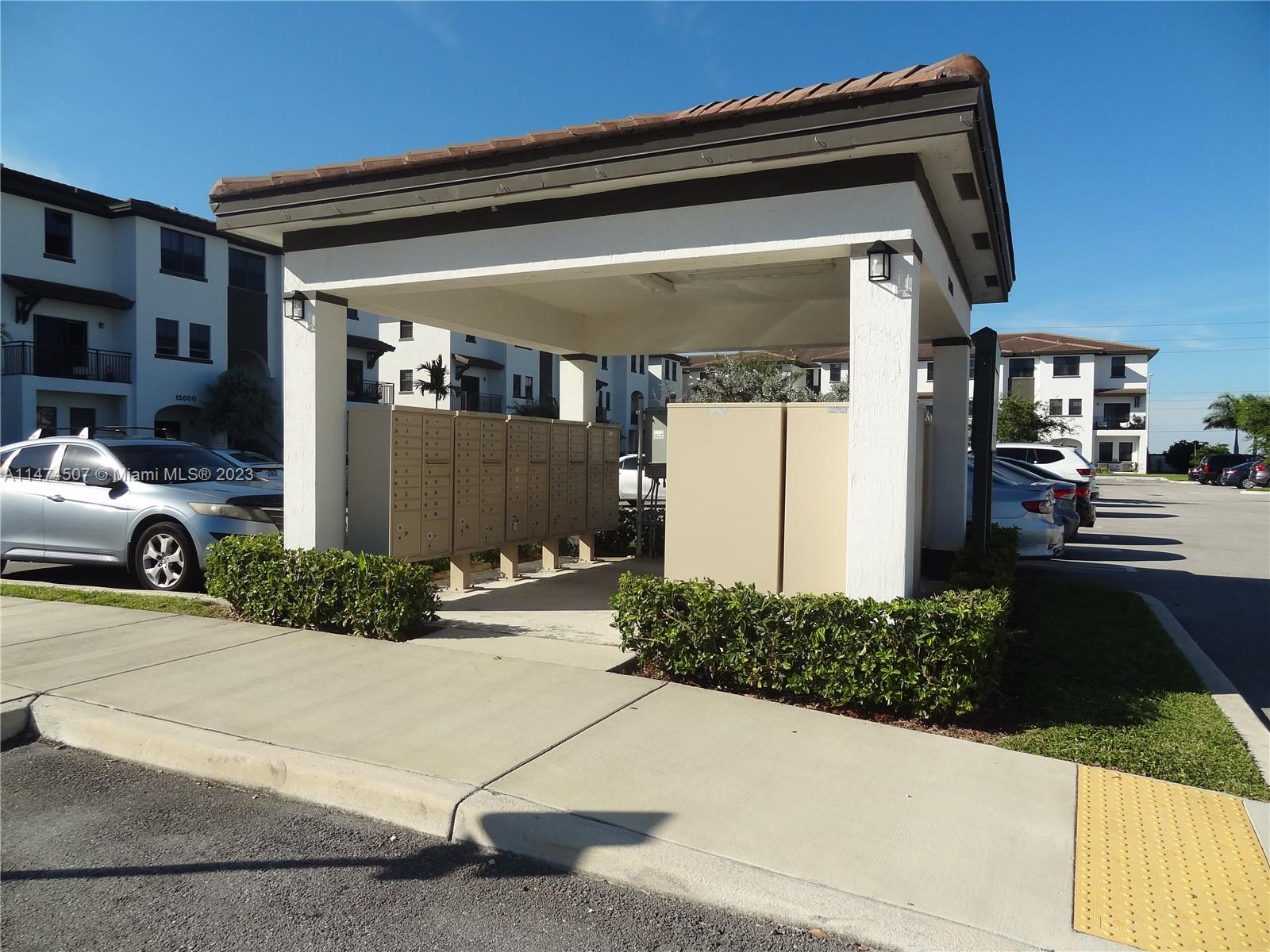 CENTURY PARK SOUTH - Residential Lease