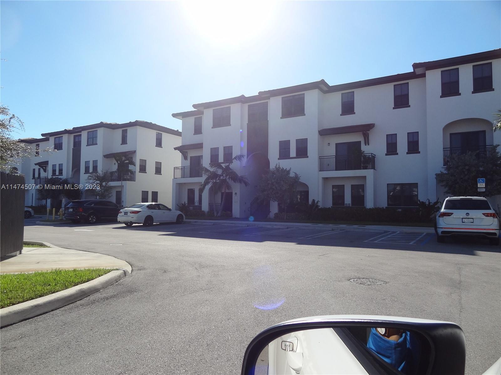 CENTURY PARK SOUTH - Residential Lease