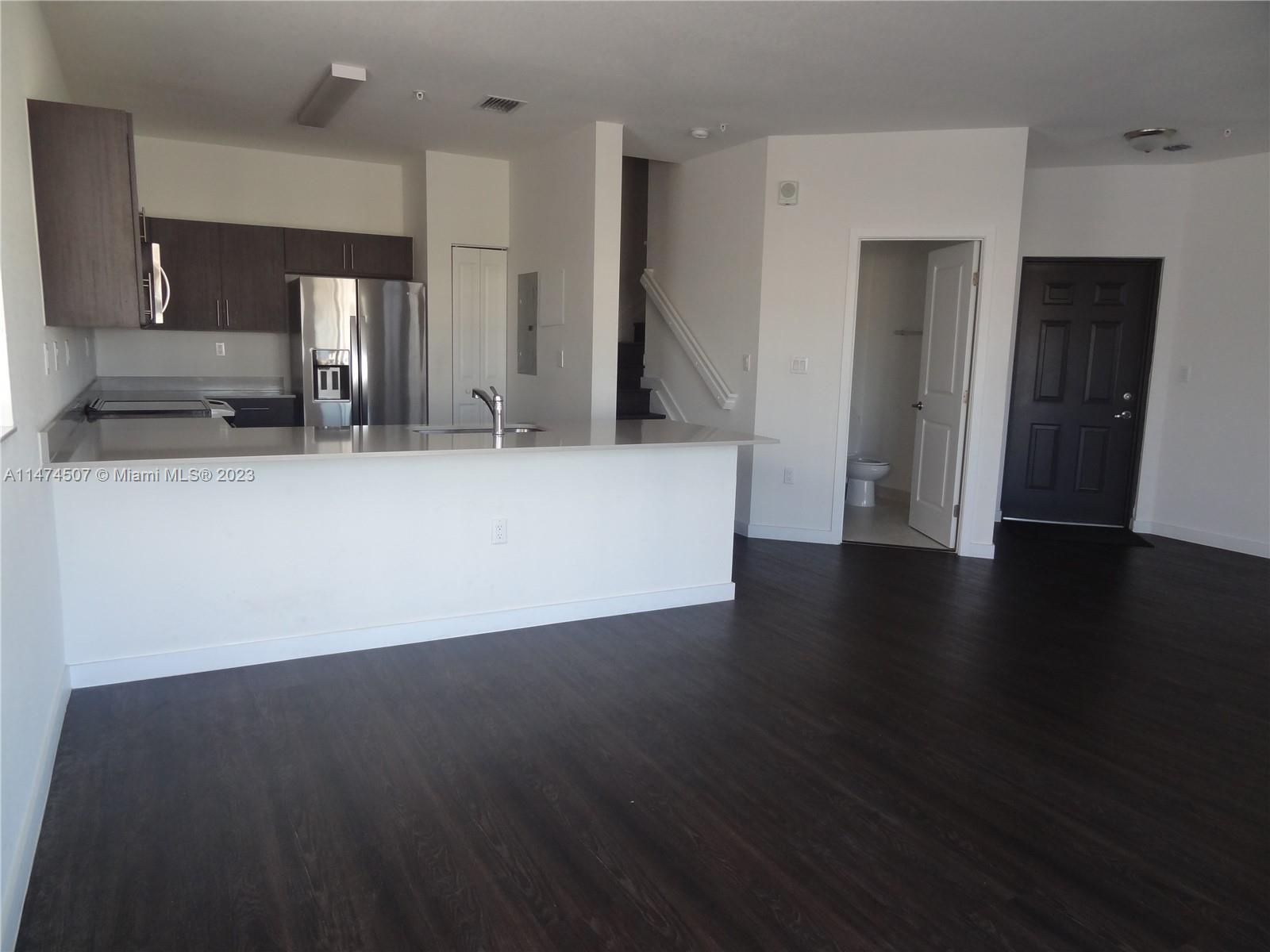 CENTURY PARK SOUTH - Residential Lease