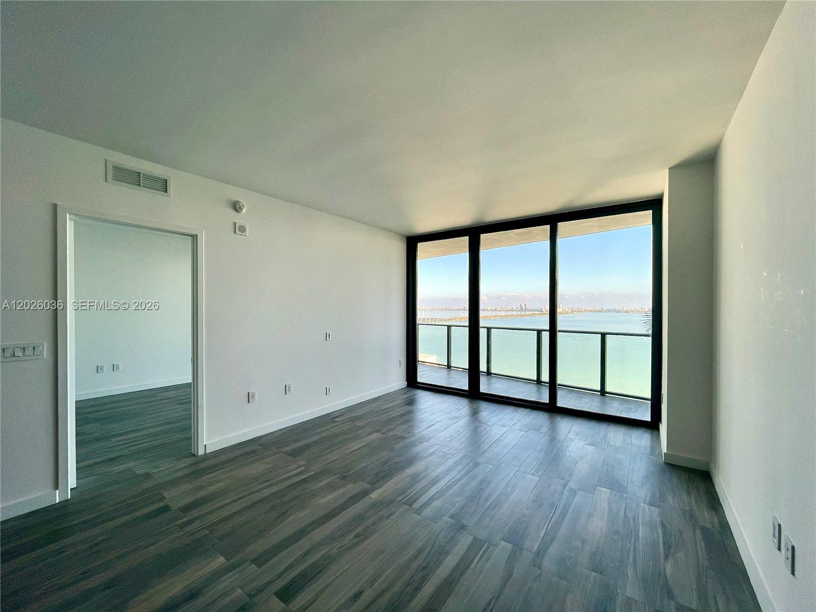 ICONBAY - Residential Lease
