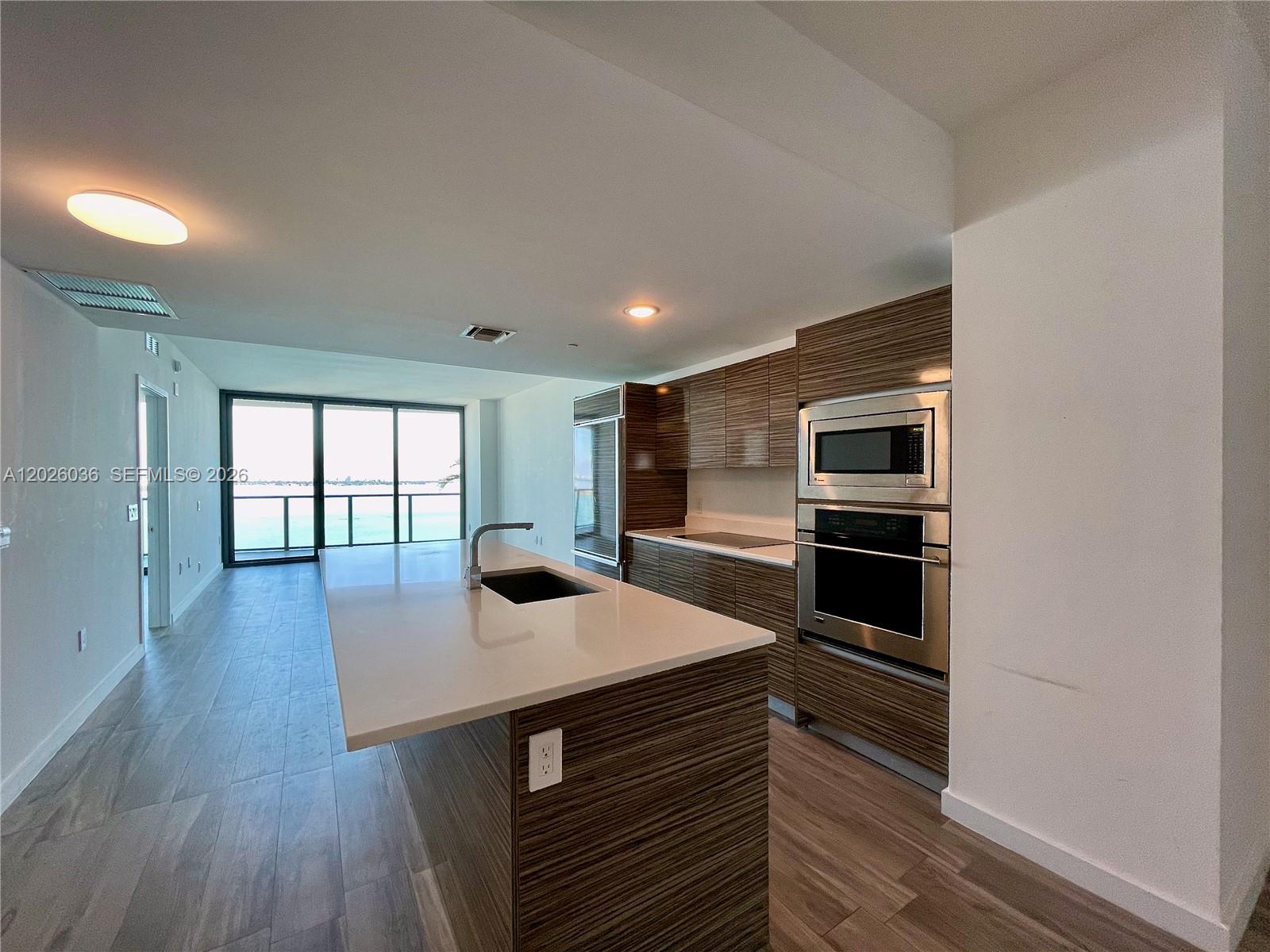 ICONBAY - Residential Lease