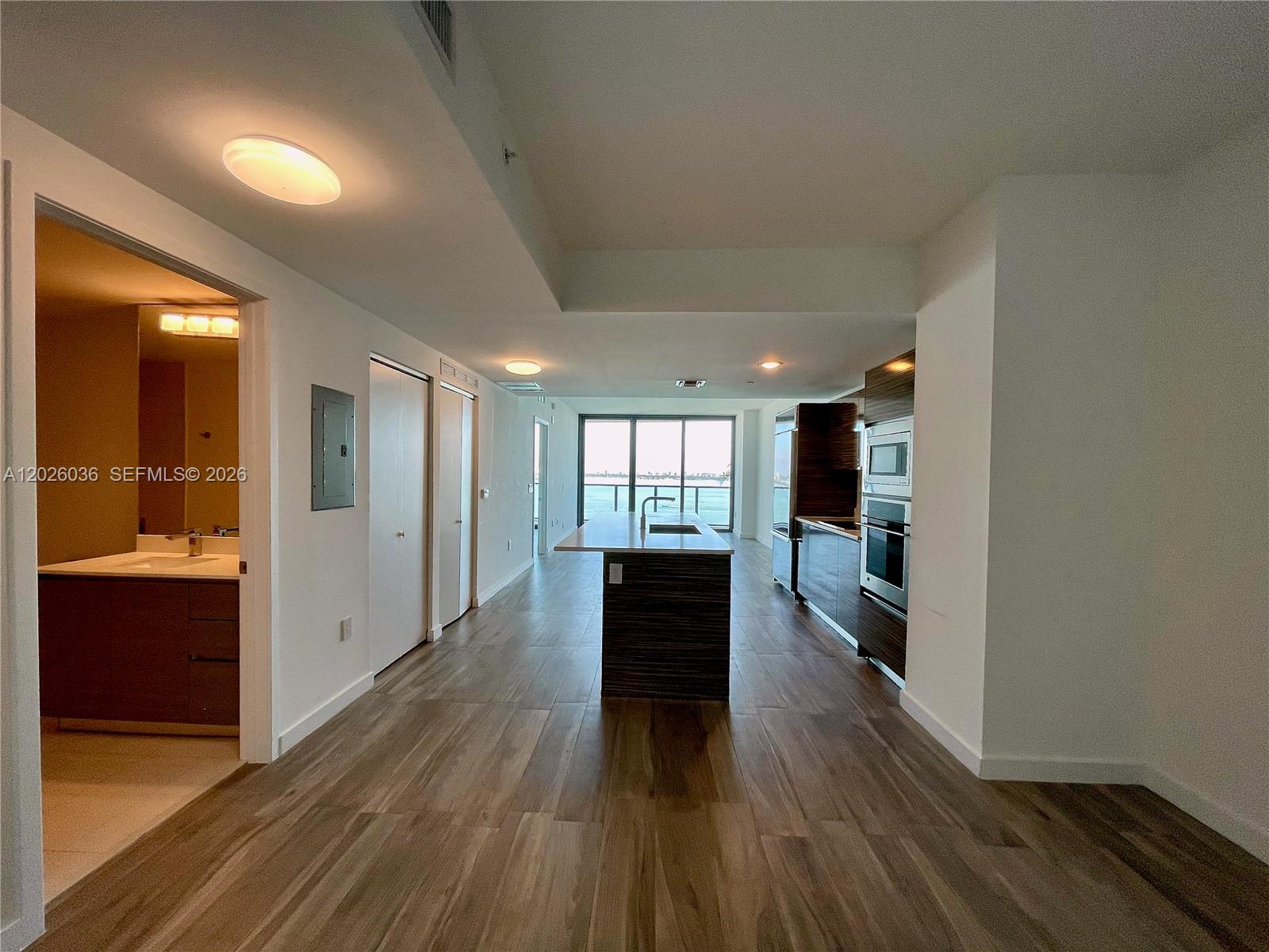ICONBAY - Residential Lease