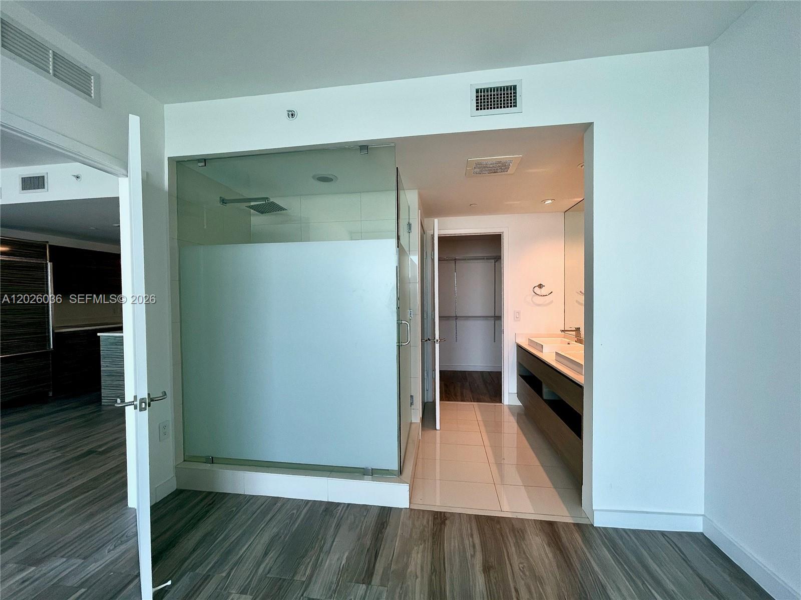 ICONBAY - Residential Lease