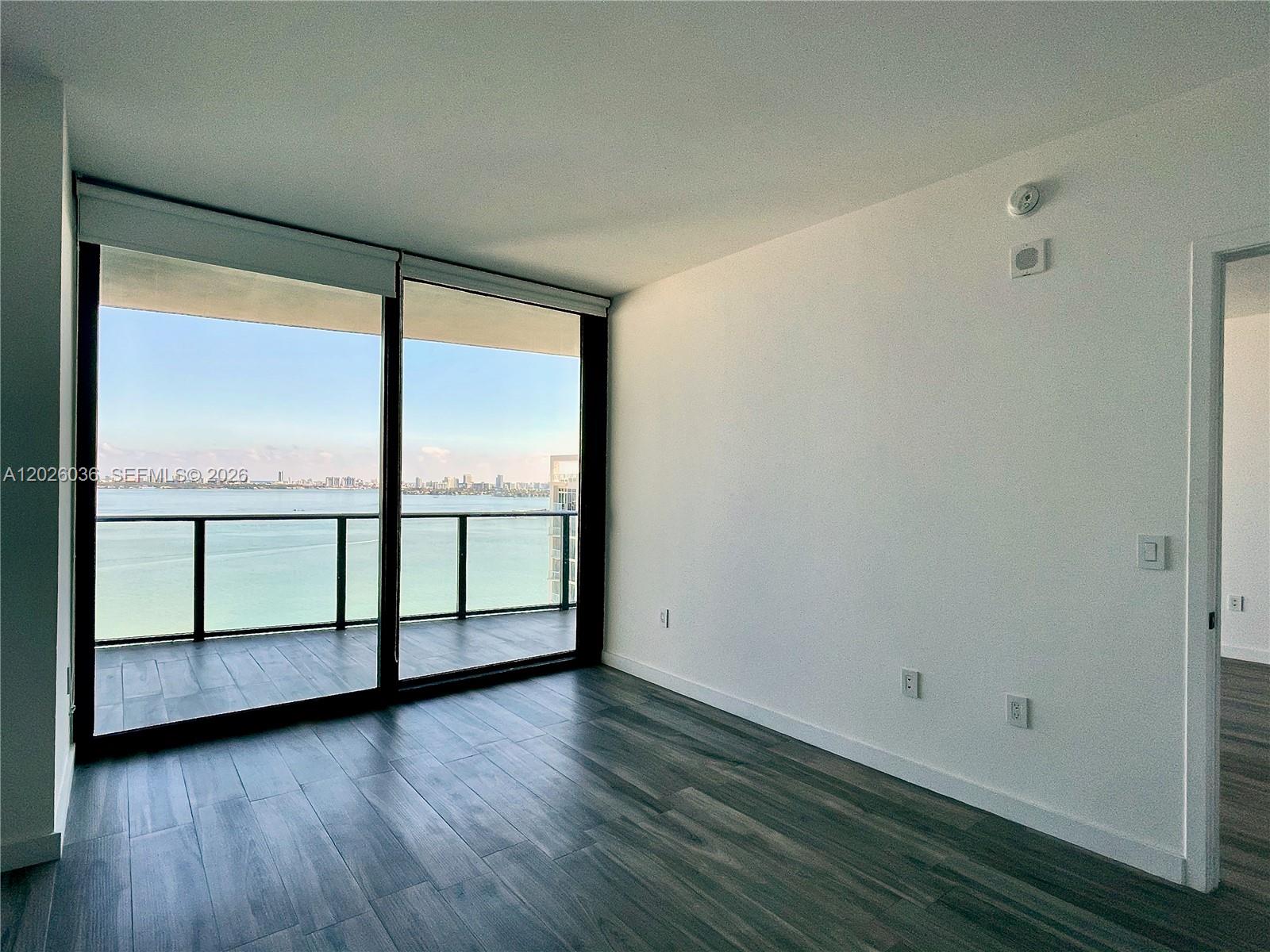 ICONBAY - Residential Lease