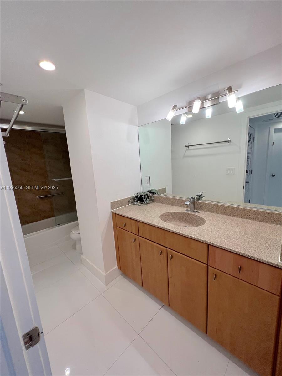 401 BLU OF NORTH BEACH CO - Residential