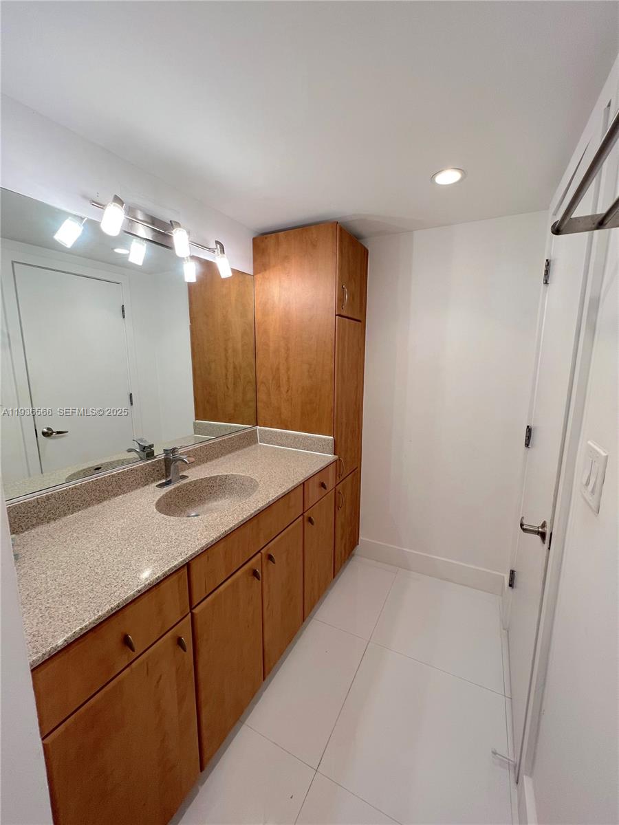 401 BLU OF NORTH BEACH CO - Residential