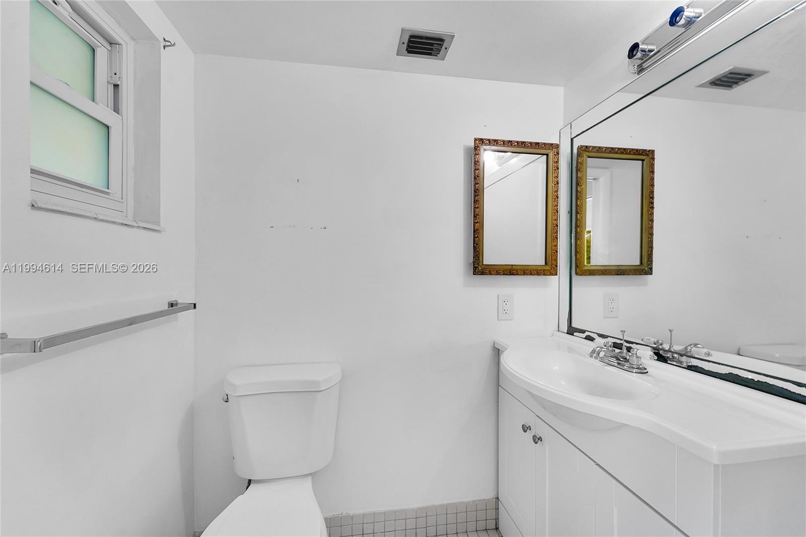 LAUDERDALE OAKS CONDO XIX - Residential