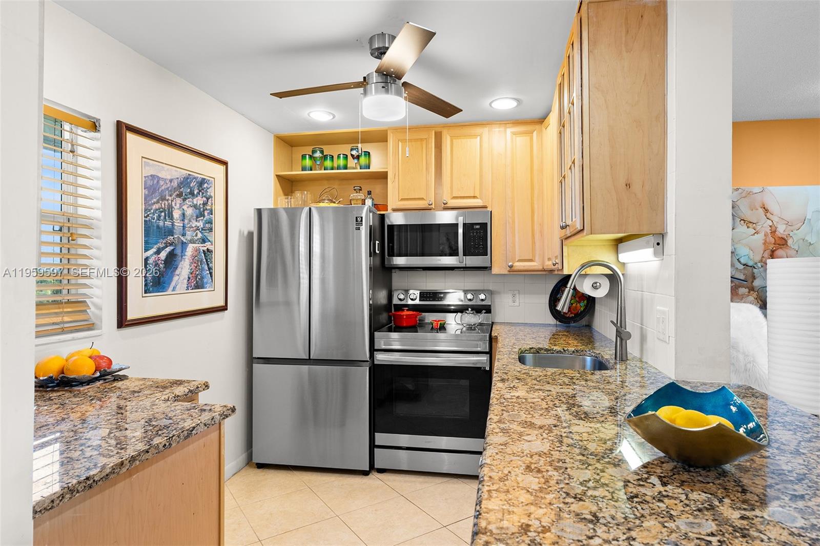 VILLAGE ROYALE ON THE GREE - Residential
