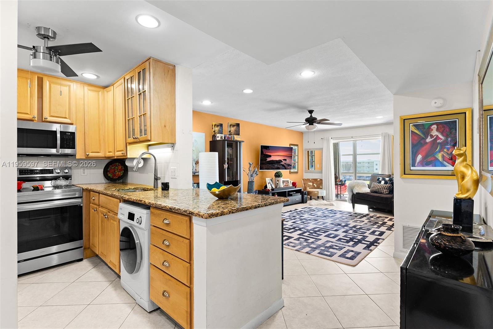 VILLAGE ROYALE ON THE GREE - Residential