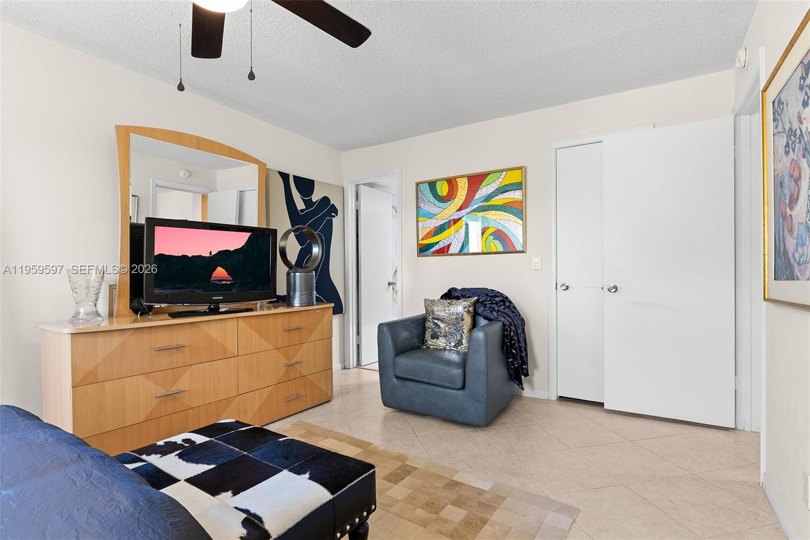 VILLAGE ROYALE ON THE GREE - Residential