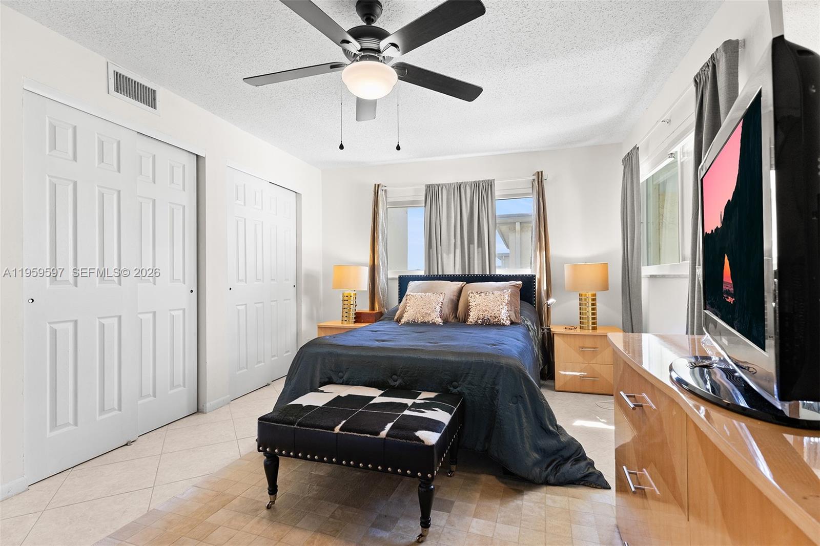 VILLAGE ROYALE ON THE GREE - Residential