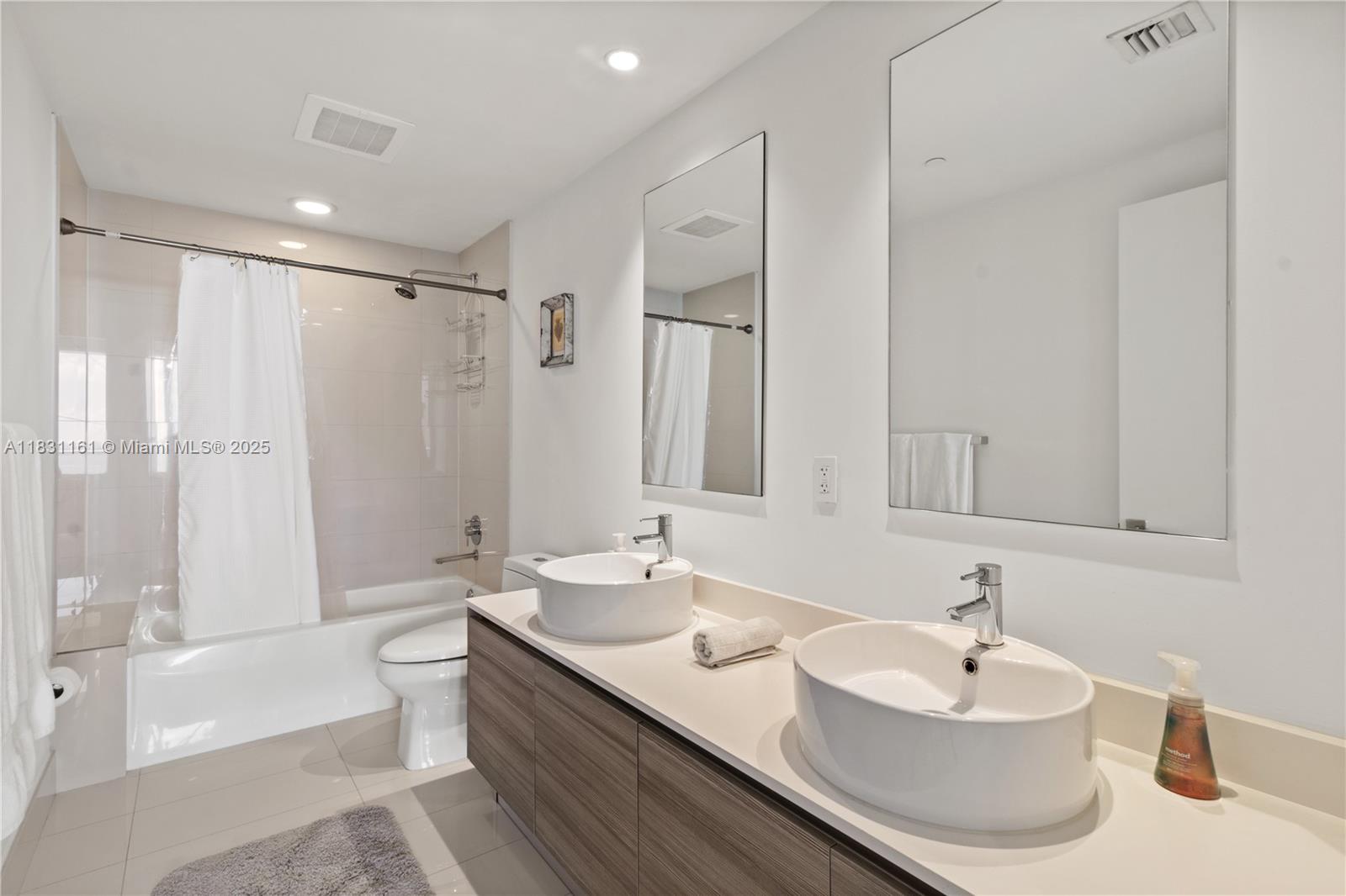 3401 MIDTOWN CONDO - Residential Lease