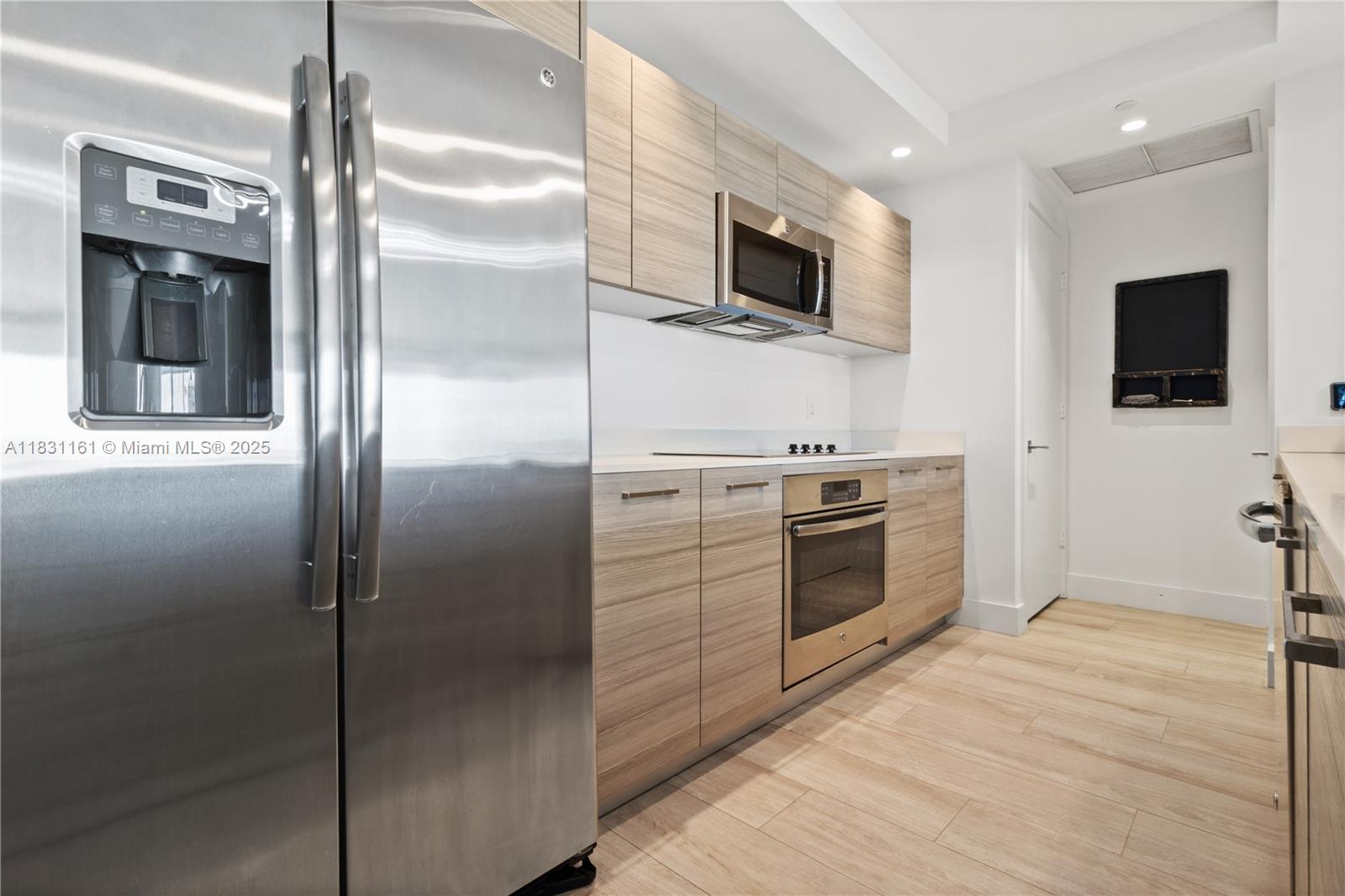 3401 MIDTOWN CONDO - Residential Lease