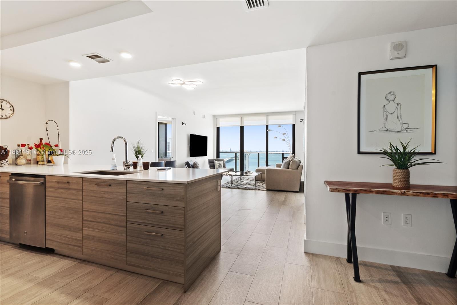 3401 MIDTOWN CONDO - Residential Lease