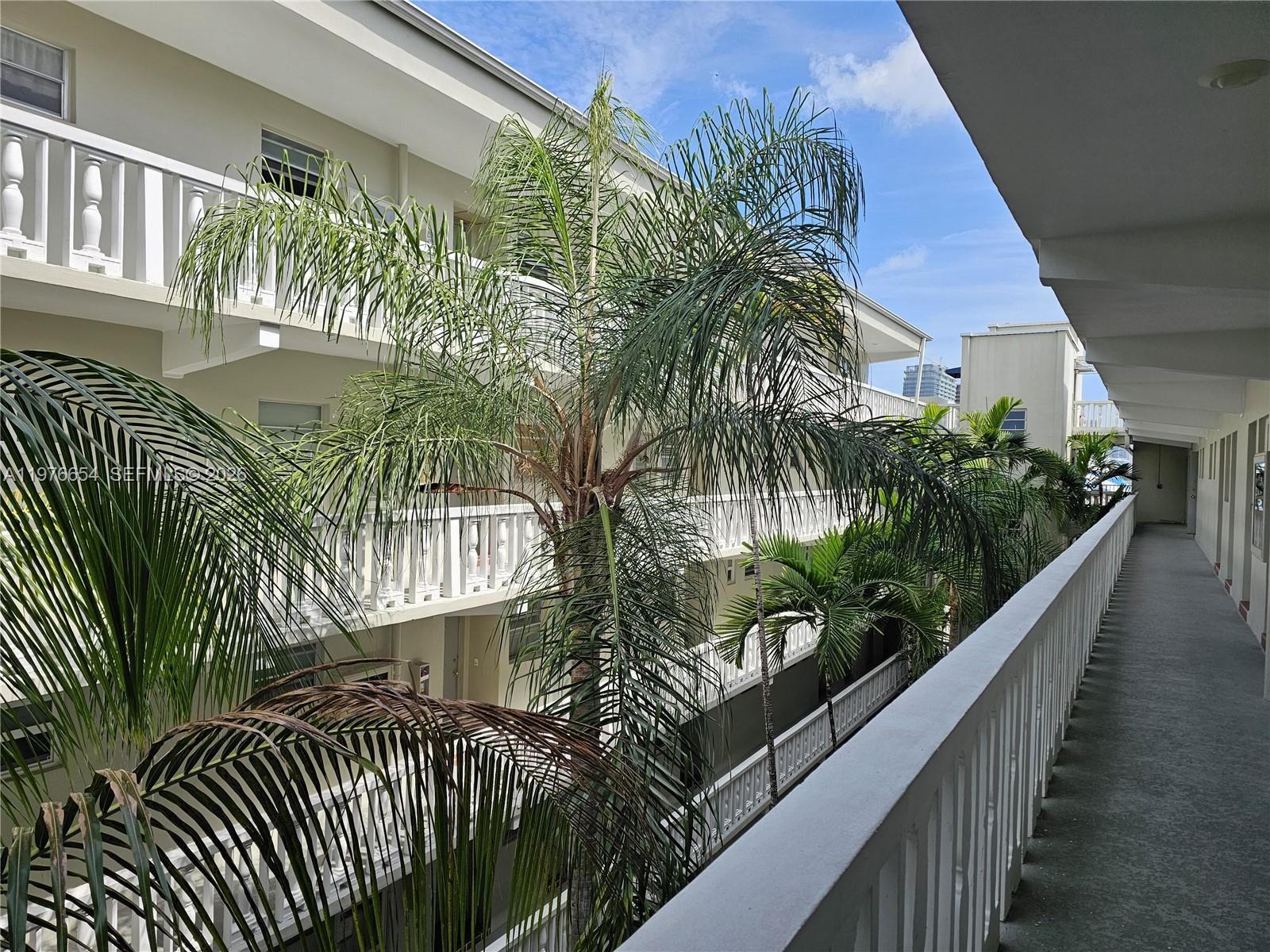 THIRD GULFSTREAM GARDEN - Residential