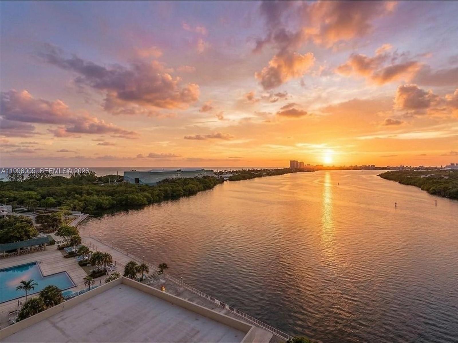 ARLEN HOUSE WEST CONDO - Residential