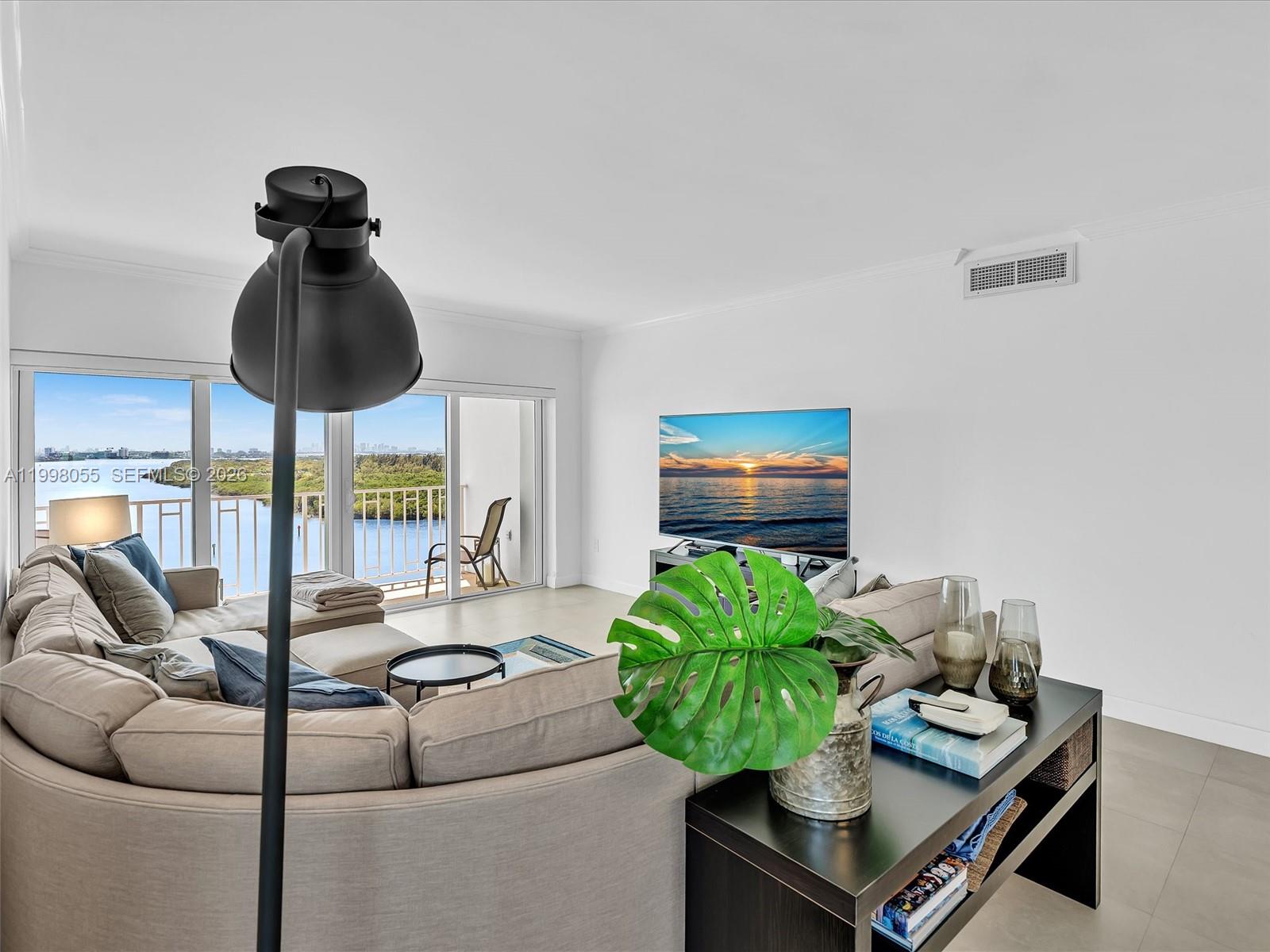 ARLEN HOUSE WEST CONDO - Residential