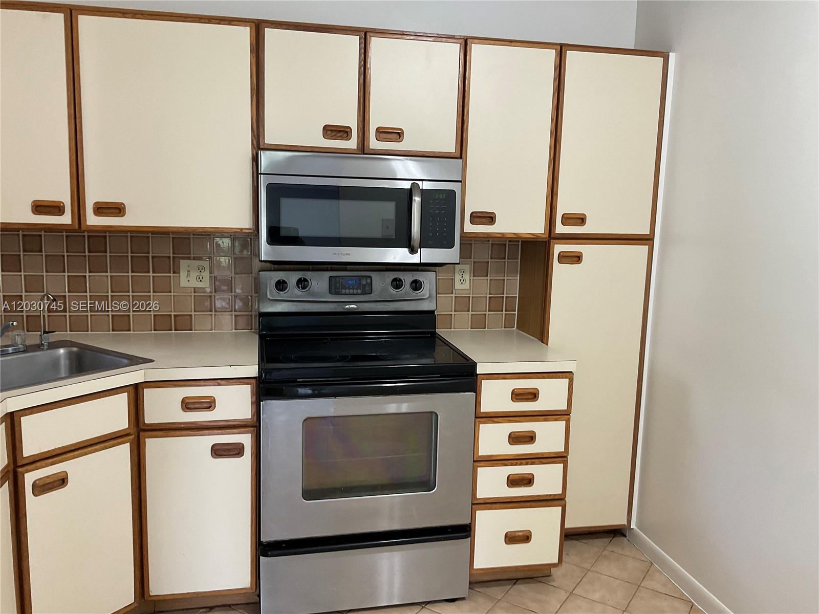 BAYWOOD VILLAGE I-A CONDO - Residential
