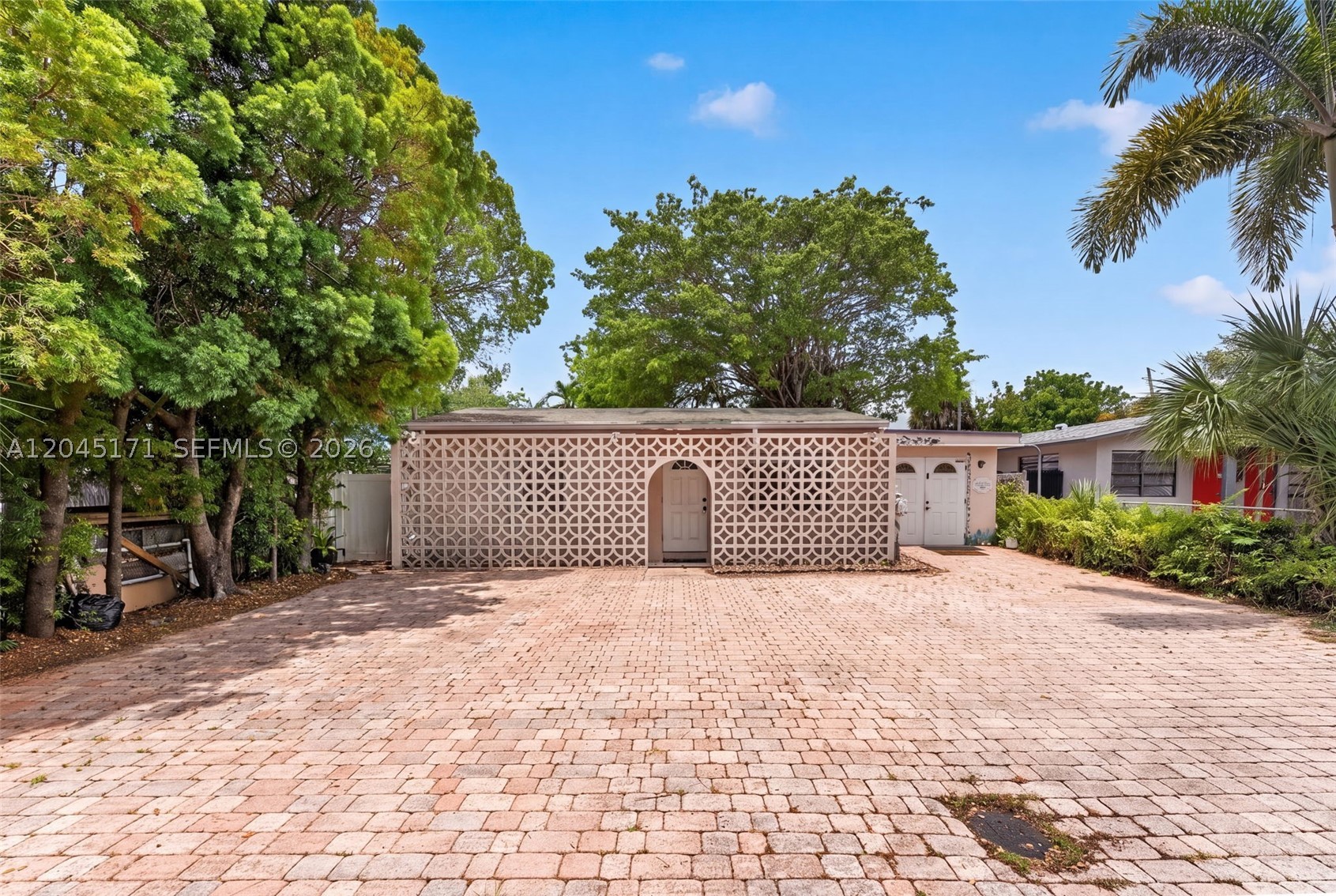 LAUDERDALE PARK 6-33 1/2 - Residential
