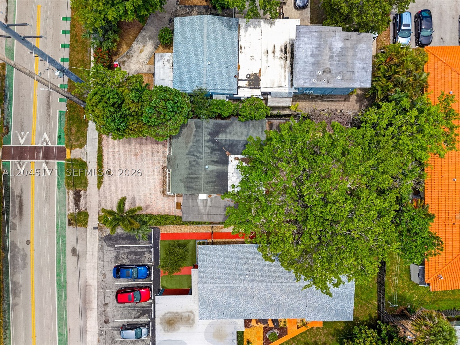LAUDERDALE PARK 6-33 1/2 - Residential